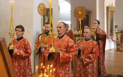 Архиерейское богослужение в день памяти Сщмч. Макария (Гневушева)