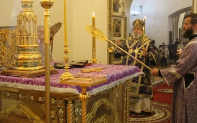 Всенощное бдение накануне двунадесятого праздника Воздвижения Честнаго и Животворящего Креста Господ