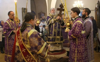 Всенощное бдение накануне двунадесятого праздника Воздвижения Честнаго и Животворящего Креста Господ