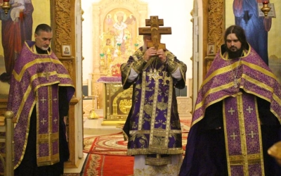 Всенощное бдение накануне двунадесятого праздника Воздвижения Честнаго и Животворящего Креста Господ