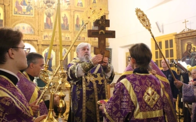 Всенощное бдение накануне двунадесятого праздника Воздвижения Честнаго и Животворящего Креста Господ
