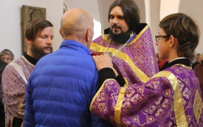 Божественная литургия в день двунадесятого праздника Воздвижения Честнаго и Животворящего Креста Гос