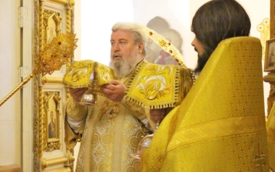 Божественная литургия в Неделю 16-ю по Пятидесятнице