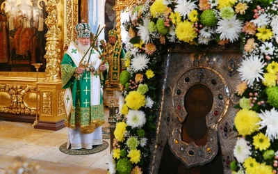 Первосвятительское богослужение в Успенском соборе Свято-Троицкой Сергиевой лавры