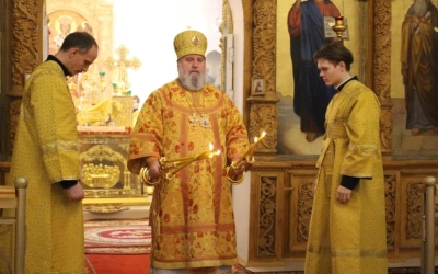 Божественная литургия в Неделю 17-ю по Пятидесятнице