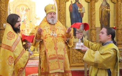 Божественная литургия в Неделю 17-ю по Пятидесятнице