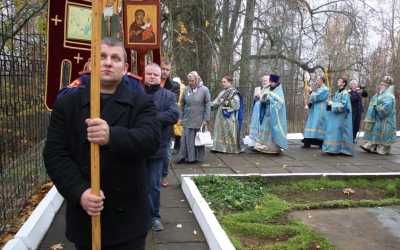 Архиерейское богослужение в праздник Покрова Пресвятой Богородицы в храме села Покров