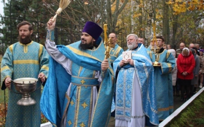 Архиерейское богослужение в праздник Покрова Пресвятой Богородицы в храме села Покров