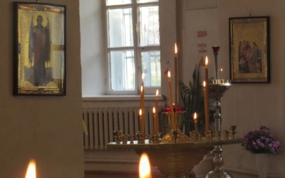 В Тихвинский храм прибыл ковчег со Святыми мощами