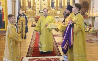 Божественная литургия в Неделю 20-ю по Пятидесятнице, дня памяти Прп. Илариона Великого