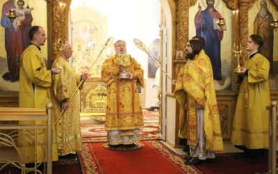 Божественная литургия в Неделю 20-ю по Пятидесятнице, дня памяти Прп. Илариона Великого