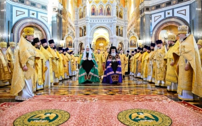 Предстоятели Иерусалимской и Русской Православных Церквей совершили Литургию в Храме Христа Спасител