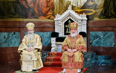 Предстоятели Иерусалимской и Русской Православных Церквей совершили Литургию в Храме Христа Спасител