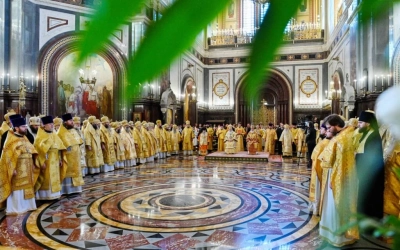 Предстоятели Иерусалимской и Русской Православных Церквей совершили Литургию в Храме Христа Спасител