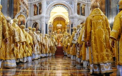 Предстоятели Иерусалимской и Русской Православных Церквей совершили Литургию в Храме Христа Спасител