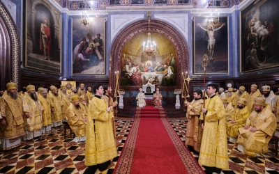 Предстоятели Иерусалимской и Русской Православных Церквей совершили Литургию в Храме Христа Спасител