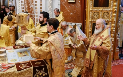 Предстоятели Иерусалимской и Русской Православных Церквей совершили Литургию в Храме Христа Спасител