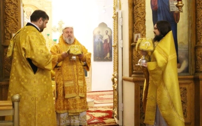 Божественная литургия Архиерейским чином, в Неделю 28-ю по Пятидесятнице