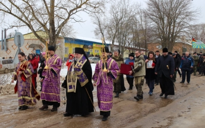 Отпевание и погребение воинов в деревне Рыбки
