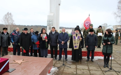 Отпевание и погребение воинов в деревне Рыбки