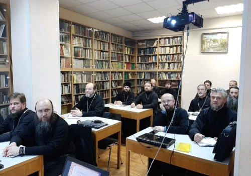 В Смоленской Духовной Семинарии начался цикл лекций повышения квалификации священнослужителей
