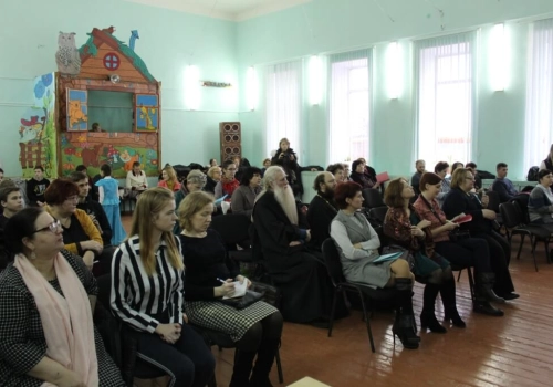 В городе Сычевка состоялся муниципальный этап Рождественских образовательных чтений «Великая Победа: наследие и наследники»