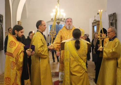 Накануне Недели 24-й по Пятидесятнице, дня памяти Мч. Плато́на Анкирского, Епископ Вяземский и Гагаринский Сергий возглавил Всенощное бдение в Свято-Троицком соборе г. Вязьма