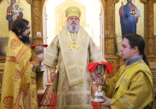 В Неделю 24-ю по Пятидесятнице, день памяти Мч. Плато́на Анкирского, Преосвященнейший Сергий, епископ Вяземский и Гагаринский, возглавил Божественную литургию в Свято-Троицком кафедральном соборе г. Вязьма