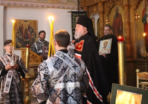 Епископ Вяземский и Гагаринский Сергий возглавил вечерню с чином прощения