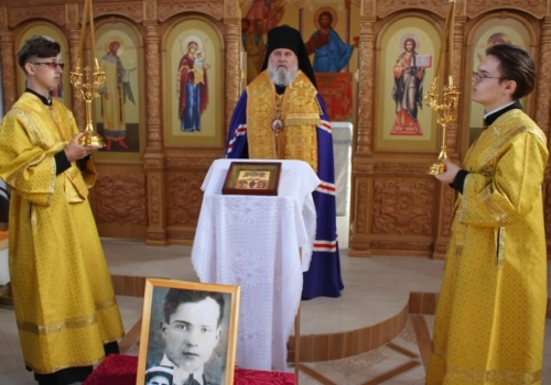 Епископ Вяземский и Гагаринский Сергий совершил чин отпевания офицера, погибшего в годы Великой Отечественной войны