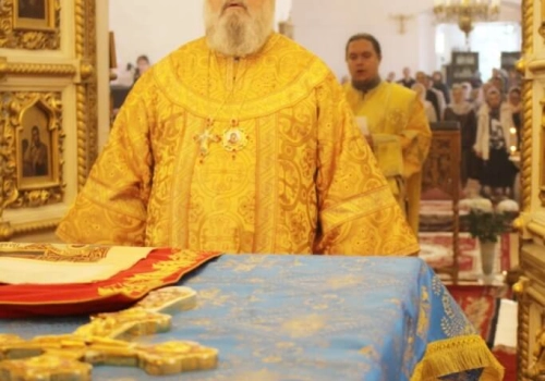 В Неделю 12-ю по Пятидесятнице, день памяти Сщмч. Ми́рона Кизического, пресвитера, Епископ Вяземский и Гагаринский Сергий возглавил служение Божественной литургии в Свято-Троицком кафедральном соборе города Вязьма