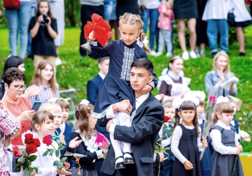 В День Знаний священство Вяземской епархии приняло участие в торжественных школьных линейках