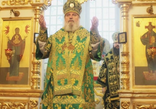 В день памяти архимандрита Вадима (Малиновского), Преосвященнейший Сергий, епископ Вяземский и Гагаринский принял участие в Божественной литургии, в Петропавловском храме города Ярцево