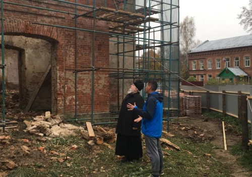 Епископ Сергий посетил восстанавливающийся храм в деревне Кикино