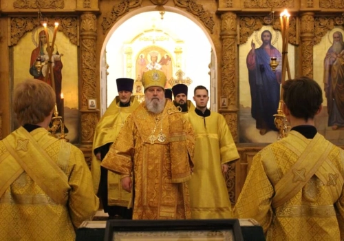 Накануне Недели 21-й по Пятидесятнице, дня памяти Прор. Иои́ля, мч. Уа́ра, Преосвященнейший Сергий, епископ Вяземский и Гагаринский возглавил Всенощное бдение в Свято-Троицком кафедральном соборе города Вязьма