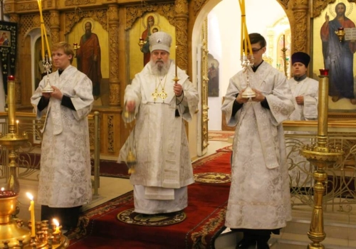 Епископ Вяземский и Гагаринский Сергий совершил Всенощное бдение накануне праздника Архистратига Божия Михаила