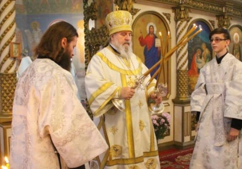 Епископ Вяземский и Гагаринский Сергий возглавил служение Божественной литургии в храме Рождества Христова города Сафоново