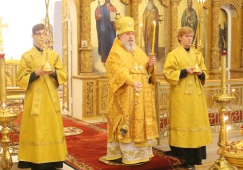 Накануне Недели 29-й по Пятидесятнице, дня памяти Cвятых Праотец, Преосвященнейший Сергий, епископ Вяземский и Гагаринский возглавил Всенощное бдение в Свято-Троицком кафедральном соборе города Вязьма