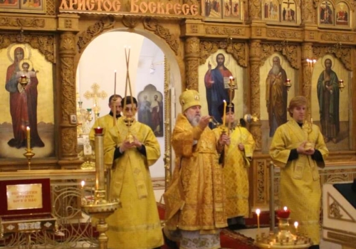 Преосвященнейший Сергий епископ Вяземский и Гагаринский возглавил Всенощное бдение накануне Недели 32-й по Пятидесятнице, дня празднования Собора 70-ти апостолов, в Свято-Троицком кафедральном соборе города Вязьма