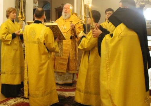 Епископ Вяземский и Гагаринский Сергий возглавил Всенощное бдение накануне Недели 33-й по Пятидесятнице, дня памяти Прп. Феодо́сия Великого, общих житий начальника