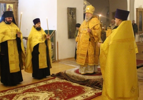 Епископ Вяземский и Гагаринский Сергий возглавил Всенощное бдение накануне Недели 34-й по Пятидесятнице, дня памяти прпп. схимонаха Кирилла и схимонахини Марии, родителей прп. Сергия Радонежского