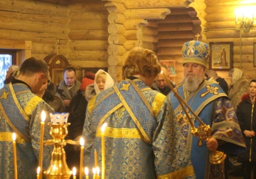 Епископ Вяземский и Гагаринский Сергий возглавил служение Божественной литургии в храме иконы Божией Матери «Отрада и Утешение» пос. Вадино