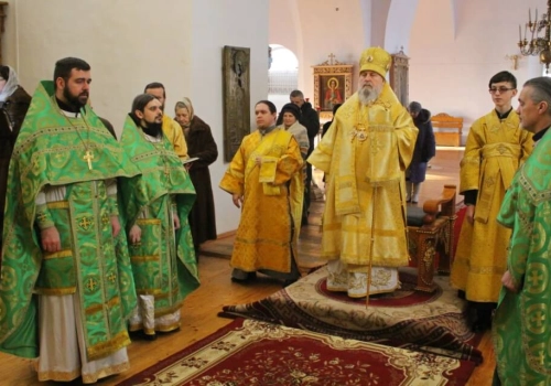 Епископ Вяземский и Гагаринский Сергий возглавил служение Божественной литургии в день памяти Блж. Ксении Петербургской