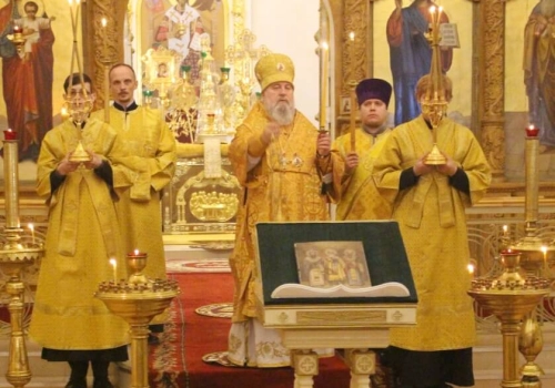 Епископ Вяземский и Гагаринский Сергий возглавил Всенощное бдение накануне дня Собора вселенских учителей и святителей Васи́лия Великого, Григо́рия Богослова и Иоа́нна Златоустого