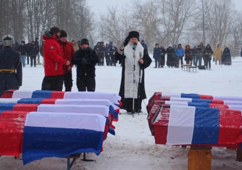 Епископ Вяземский и Гагаринский Сергий принял участие в церемонии перезахоронения останков погибших воинов 1812 года