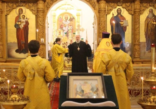 Епископ Вяземский и Гагаринский Сергий возглавил Всенощное бдение накануне Недели о Закхее