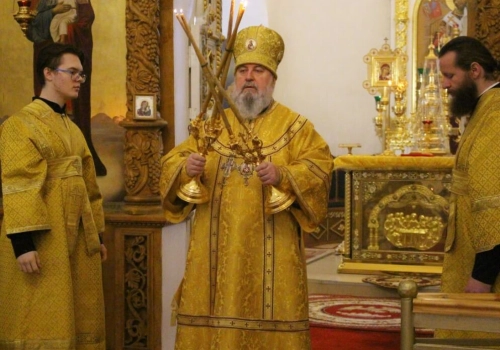 В Неделю о Закхее, Преосвященнейший Сергий епископ Вяземский и Гагаринский совершил Божественную Литургию в Свято-Троицком кафедральном соборе города Вязьма