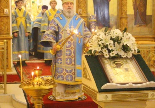 Епископ Вяземский и Гагаринский Сергий возглавил Всенощное бдение накануне празднования Иверской иконе Божией матери