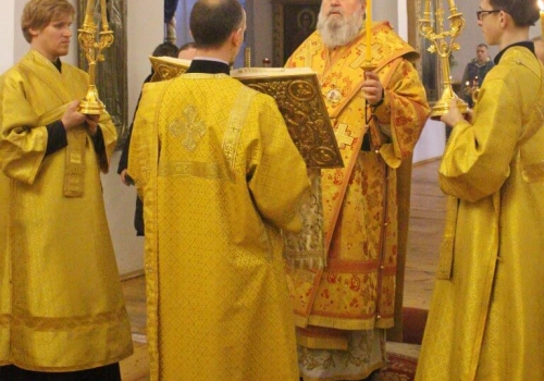 Епископ Вяземский и Гагаринский Сергий возглавил Всенощное бдение накануне Недели о блудном сыне