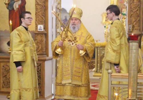 В Неделю о блудном сыне, Преосвященнейший Сергий епископ Вяземский и Гагаринский совершил Божественную Литургию в Свято-Троицком кафедральном соборе города Вязьма